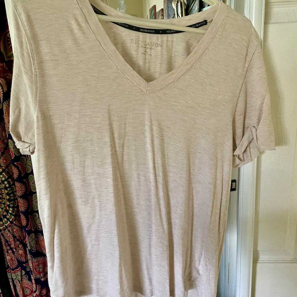 Reformation Light Beige V-Neck Short Sleeve Tee